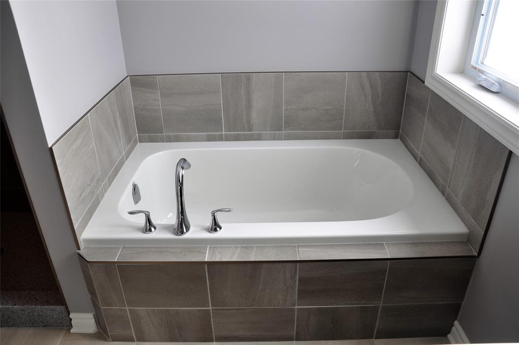 481 JULIANNA Court, Plympton-wyoming, Ontario (ID 24021804)