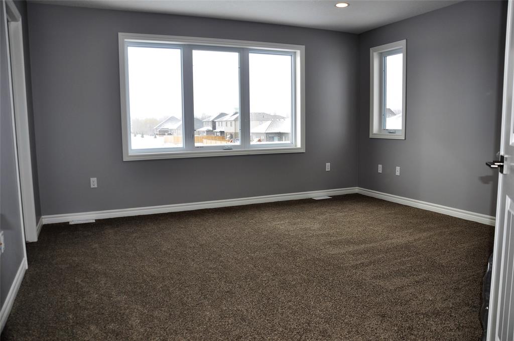 481 JULIANNA Court, Plympton-wyoming, Ontario (ID 24021804)