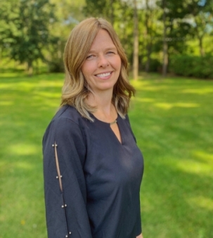 Tracey Eckert, Broker