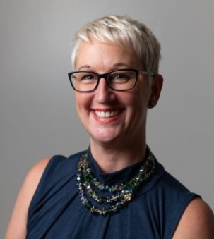 Amanda Denis portrait
