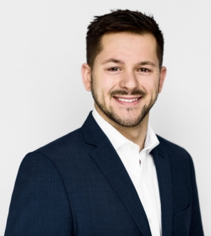 Matthew Mischiek portrait