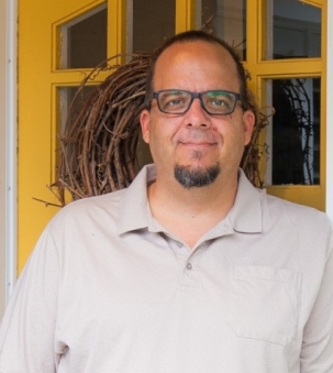 Dezi Gebel, Sales Representative