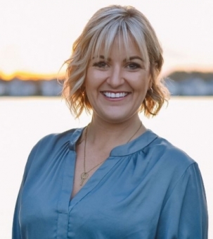 Stephanie Dennis