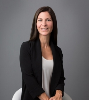 Colleen Kearns, Broker