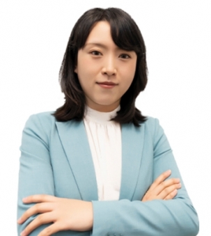 Yanan Hou portrait