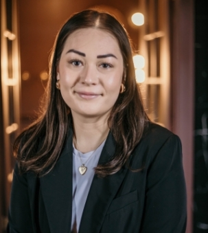 Lyndsay Robinson, Sales Representative