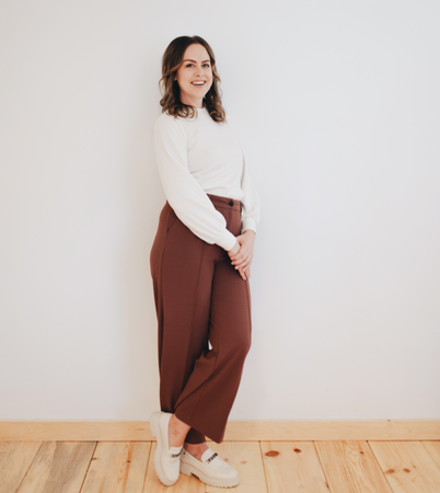 Kelly Hall, Sales Representative