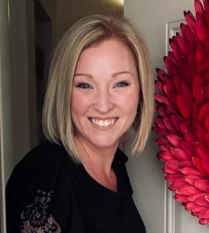 Mandy Pryde, Sales Representative