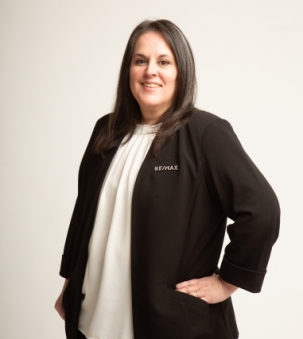 Deanna Mador, Sales Representative