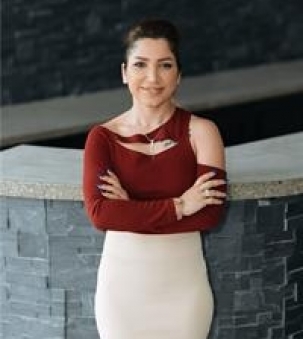 Roxanna Gholami, Sales Representative