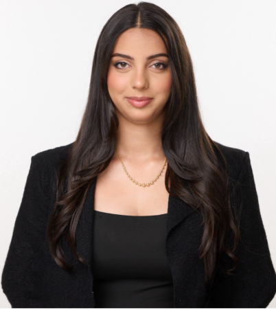 Gloria Soltesz, Social Media Assistant