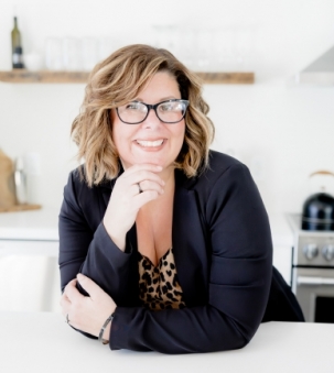 Maggie Cousineau, Sales Representative