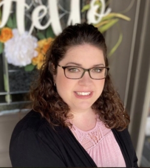 Carrie MacEwen, REALTOR® and Licensed Assistant to Christina Charbonneau