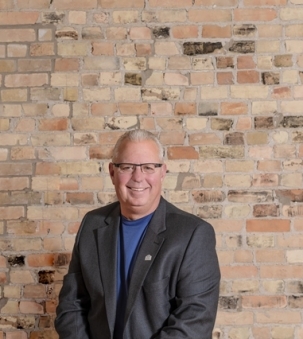 Kevin Williams, Broker