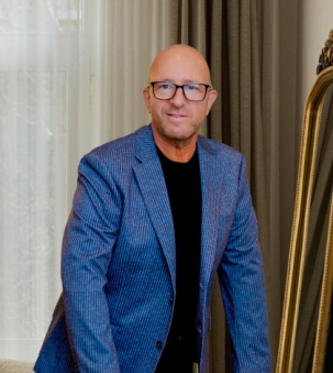 Leo Carnevale, Sales Representative
