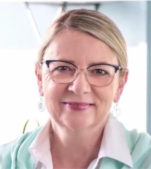 Julie Whiteman portrait