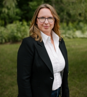 Karen Wood portrait