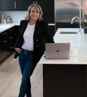 Colleen Kutchaw, Sales Representative
