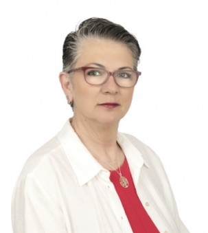 Arzu Saydam, Associate Broker