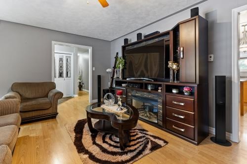 6212 Sixth Line Centre Wellington photo 4