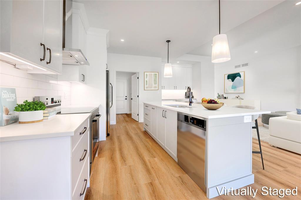 3532 PAUL Crescent, Plympton-Wyoming, Ontario, Canada