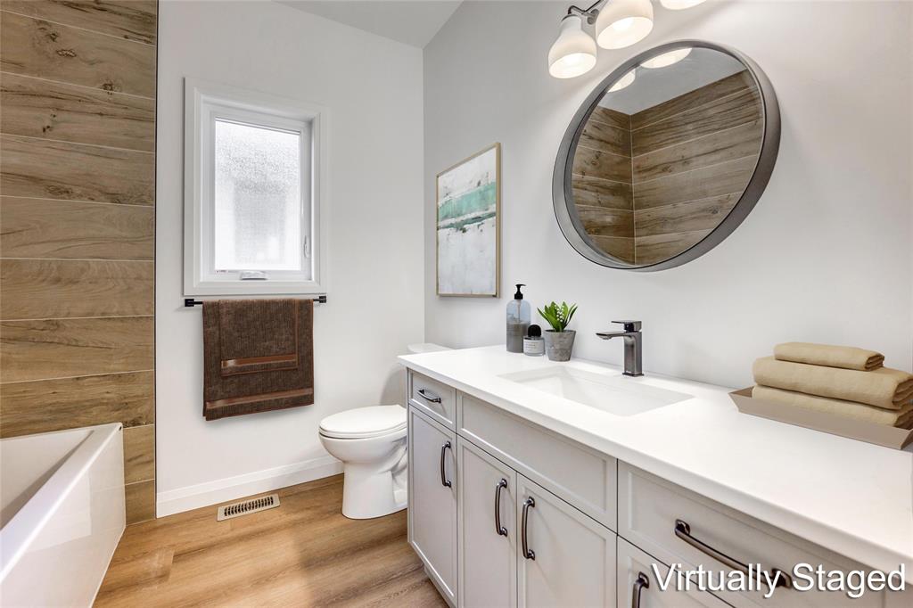 3532 PAUL Crescent, Plympton-Wyoming, Ontario, Canada