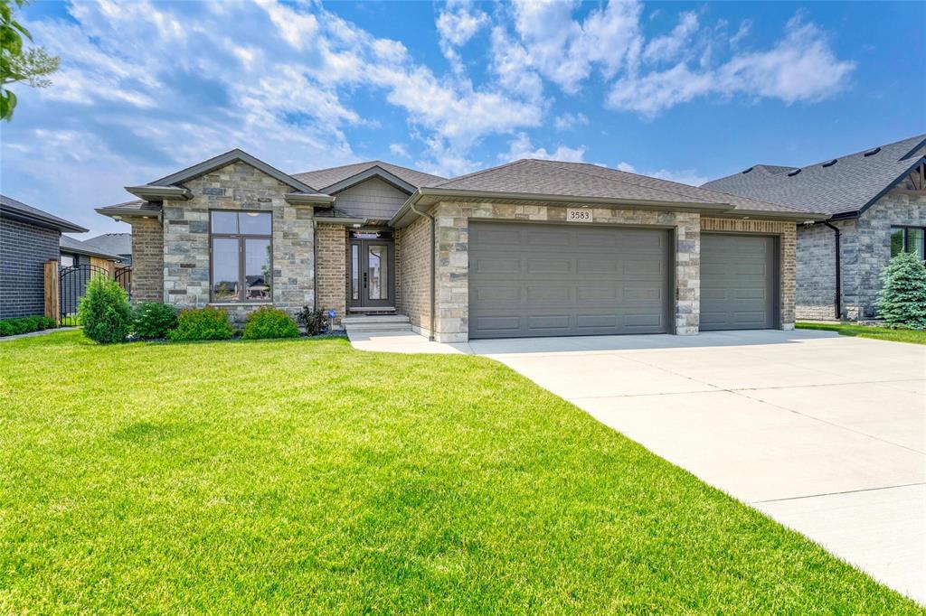 3583 Mia Lane, Plympton-wyoming Ontario, Canada