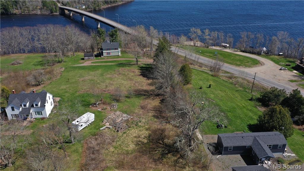 -- Lakeview Road, Cambridge Narrows, New Brunswick, Canada