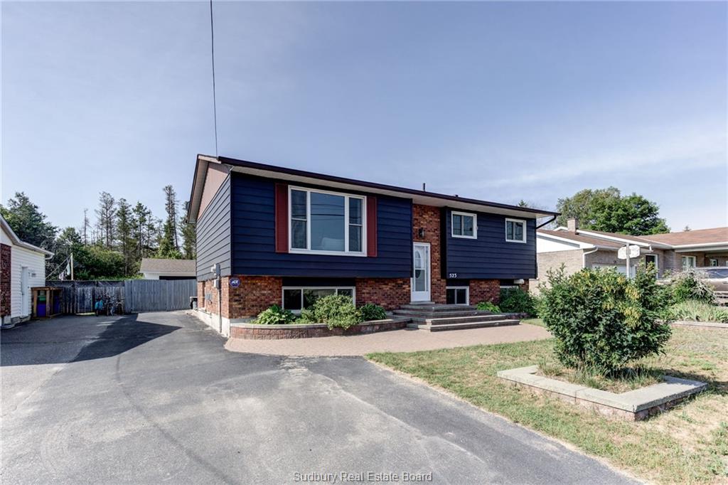 523 Queensway Avenue, Espanola Ontario, Canada