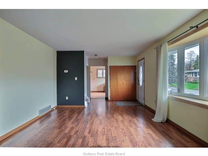 27 Snowdon Avenue, Sudbury Ontario, Canada