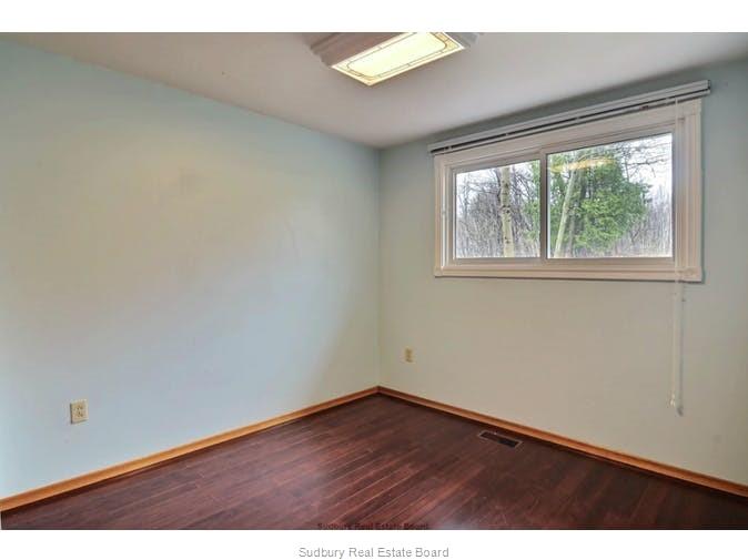 27 Snowdon Avenue, Sudbury Ontario, Canada