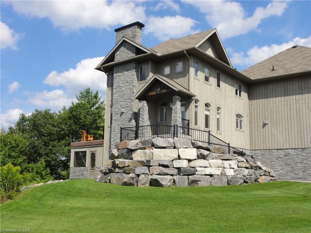 1 Rockmount Crescent, Gravenhurst Ontario, Canada