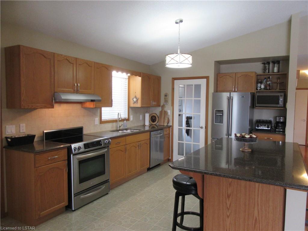 3 PALMER Court, St. Thomas Ontario, Canada