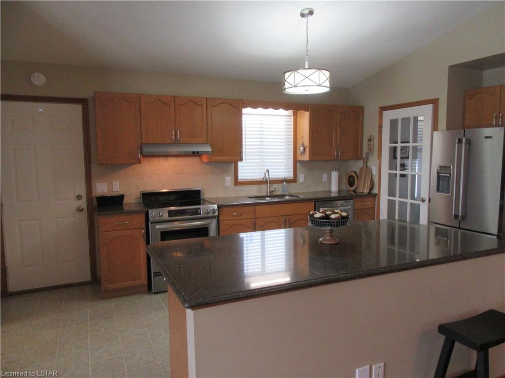 3 PALMER Court, St. Thomas Ontario, Canada
