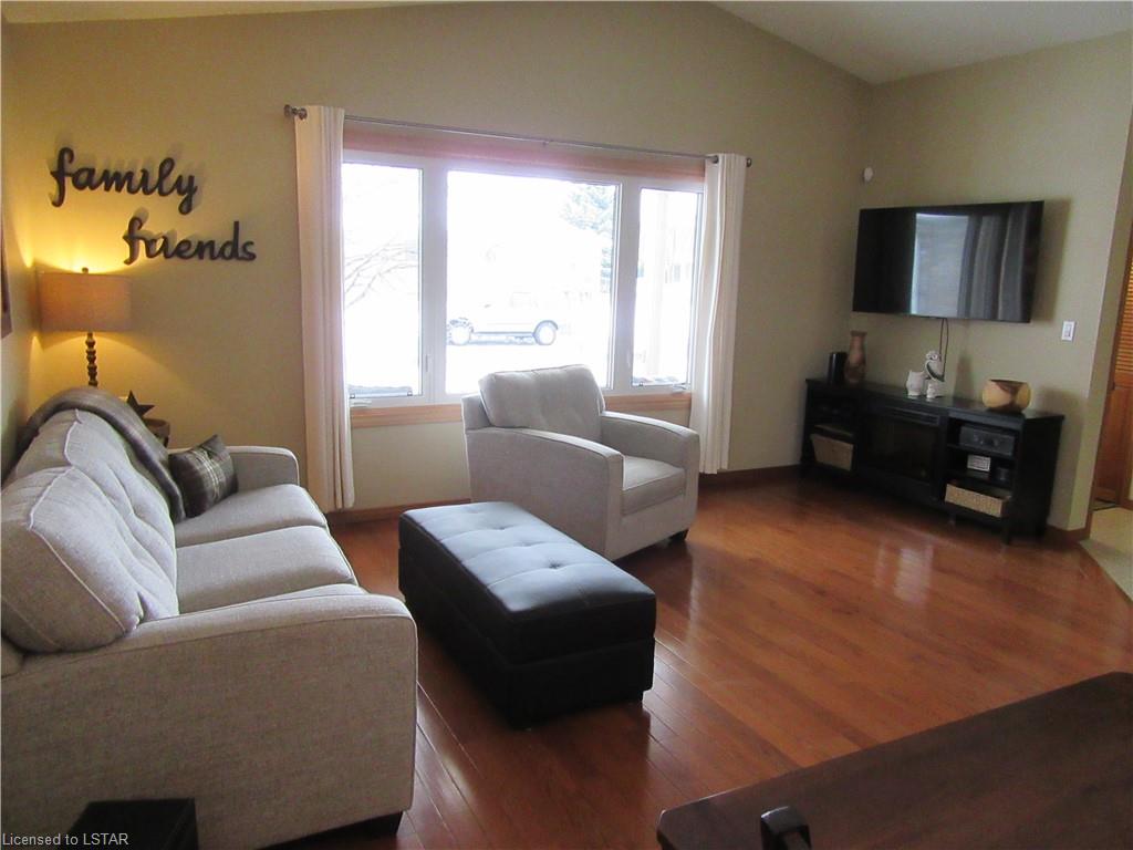 3 PALMER Court, St. Thomas Ontario, Canada