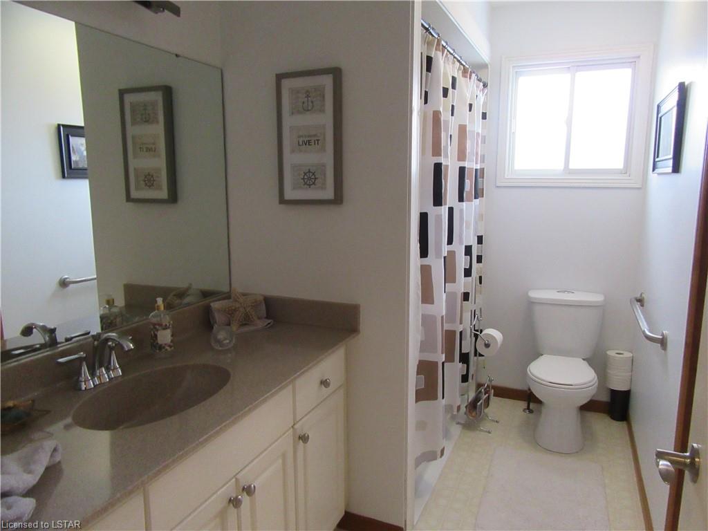 3 PALMER Court, St. Thomas Ontario, Canada
