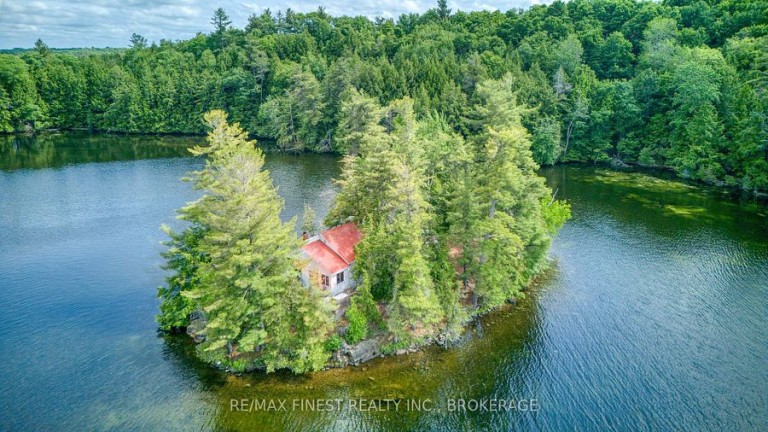 259 Island 1 Sharbot Lake