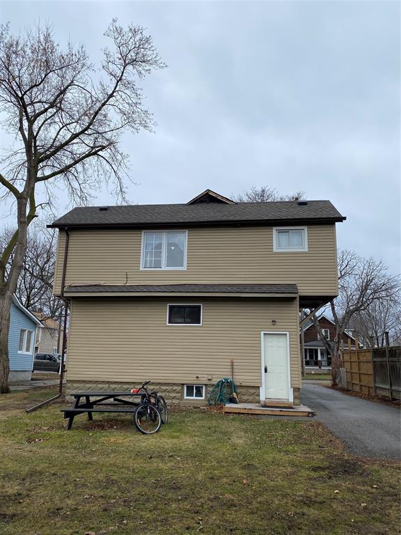 150 COLLEGE Avenue North, Sarnia, Ontario, Canada