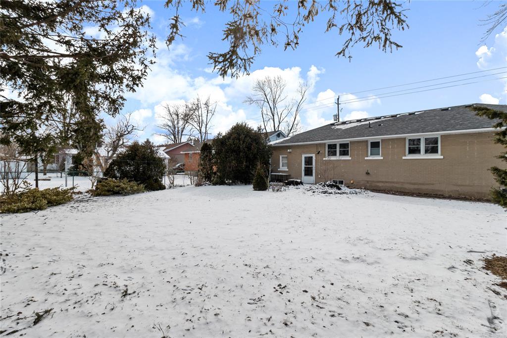 1428 INDIAN Road North, Sarnia, Ontario, Canada