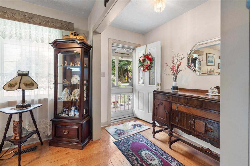 467 2ND Avenue South East
