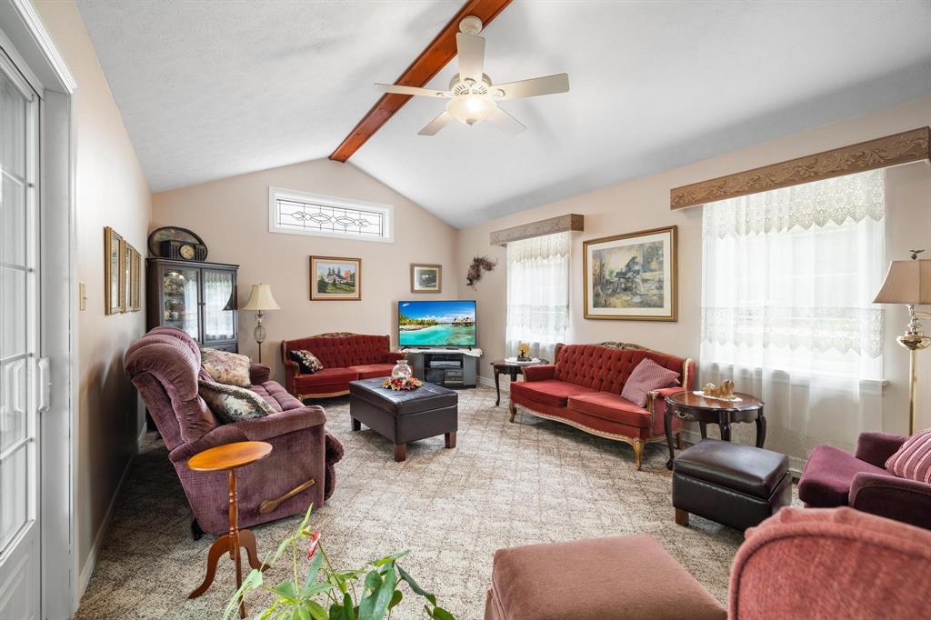 467 2ND Avenue South East