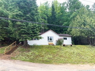 672 MOUNTAIN Street, Haliburton Ontario, Canada