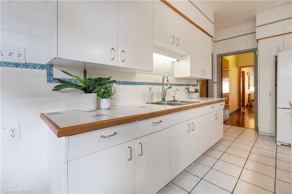 77 TALBOT Road, Delhi, Ontario, Canada