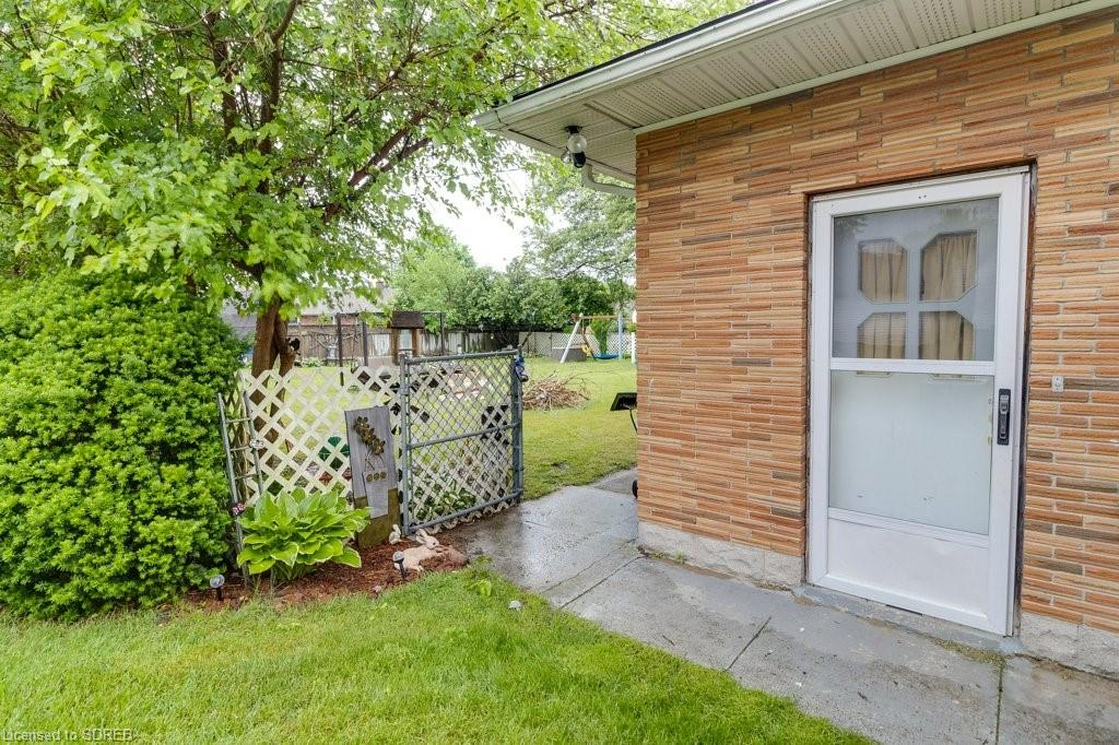 60 ADAMS Avenue, Delhi, Ontario, Canada