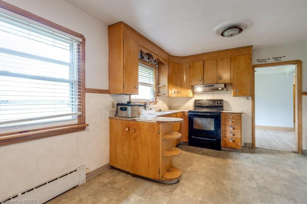 60 ADAMS Avenue, Delhi, Ontario, Canada