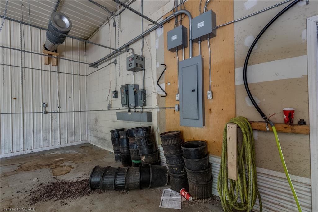 10 INDUSTRIAL Road, Delhi, Ontario, Canada