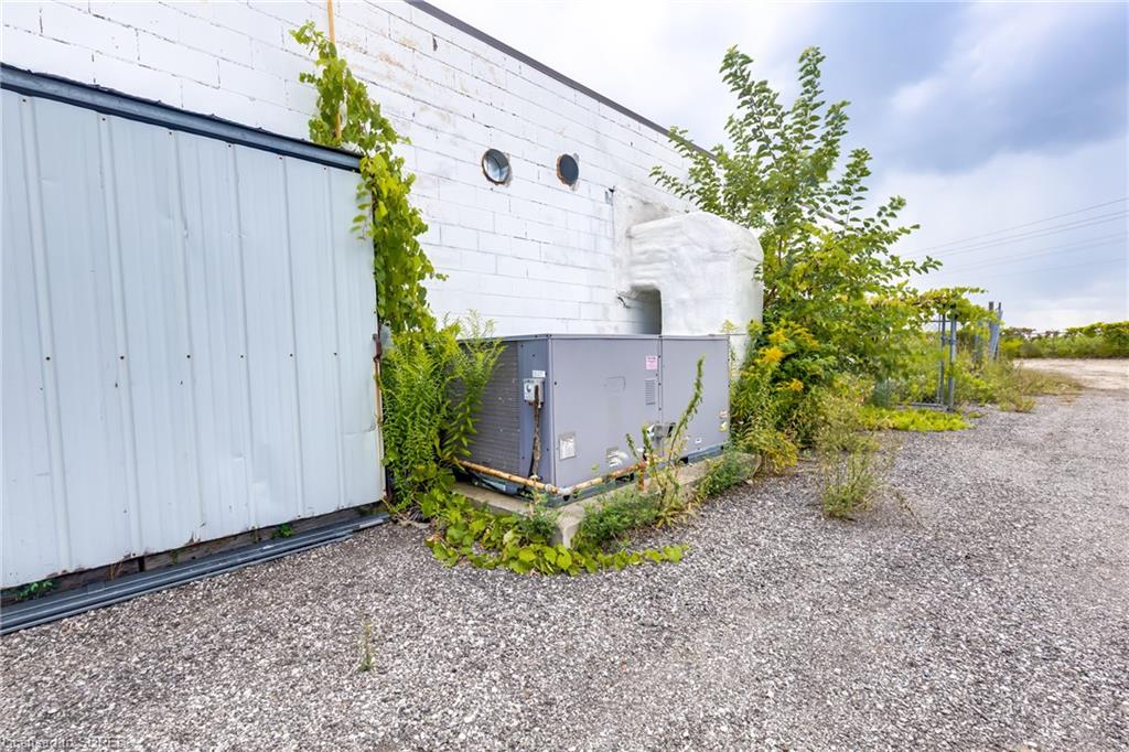 10 INDUSTRIAL Road, Delhi, Ontario, Canada