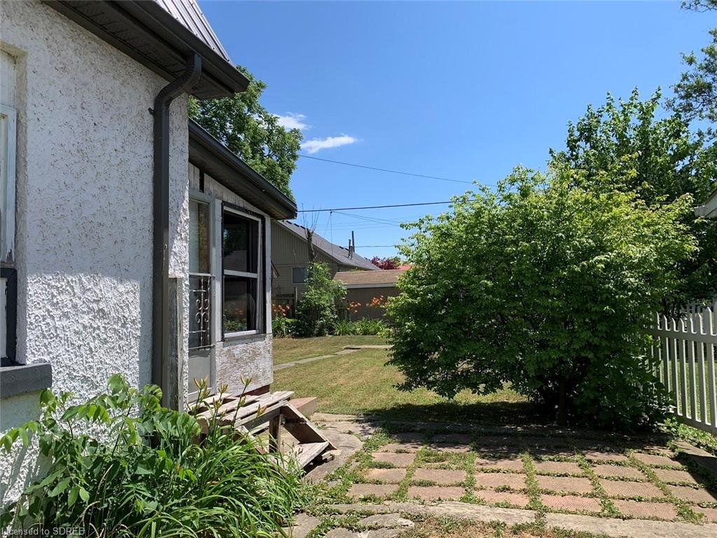 16 PANSY Avenue, Port Dover, Ontario, Canada