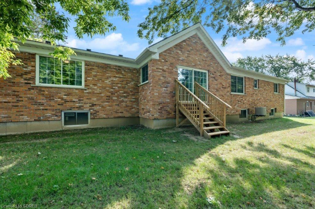 16 CHESTNUT Street, Port Rowan, Ontario, Canada