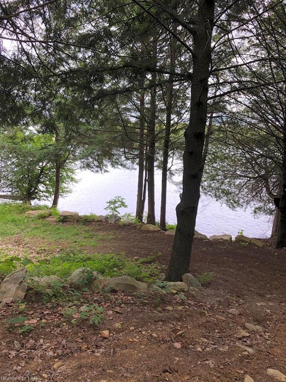 - PINEVIEW Court, Haliburton Ontario, Canada